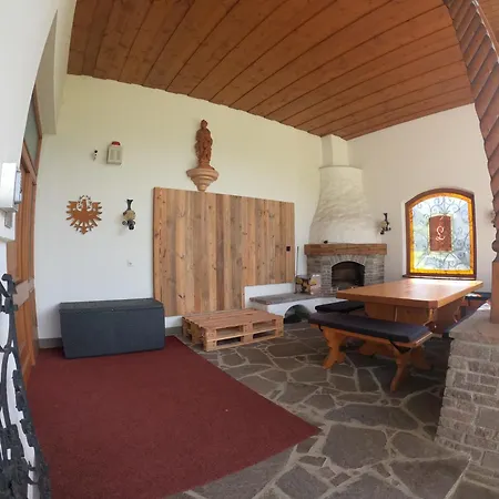 Semesterbostad Haus Wolfi *